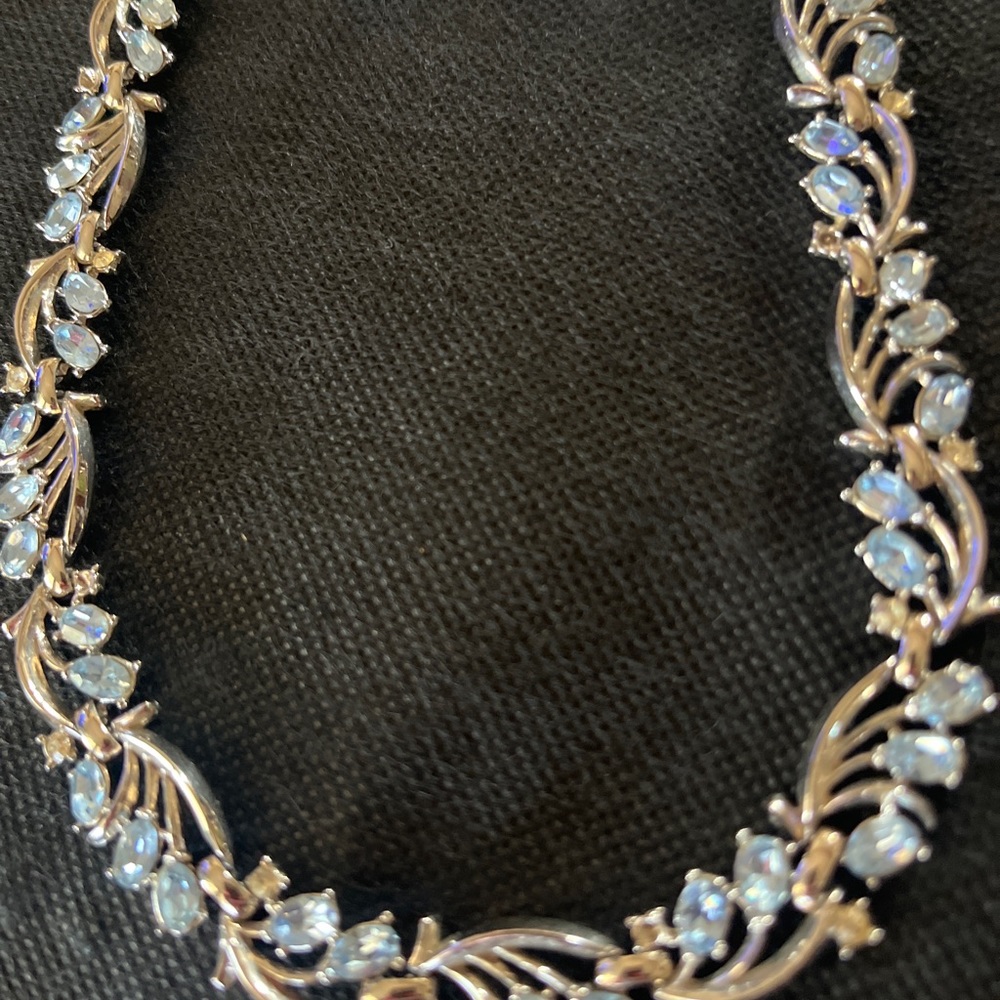 Beautiful Vintage Coro Blue Stone Necklace.